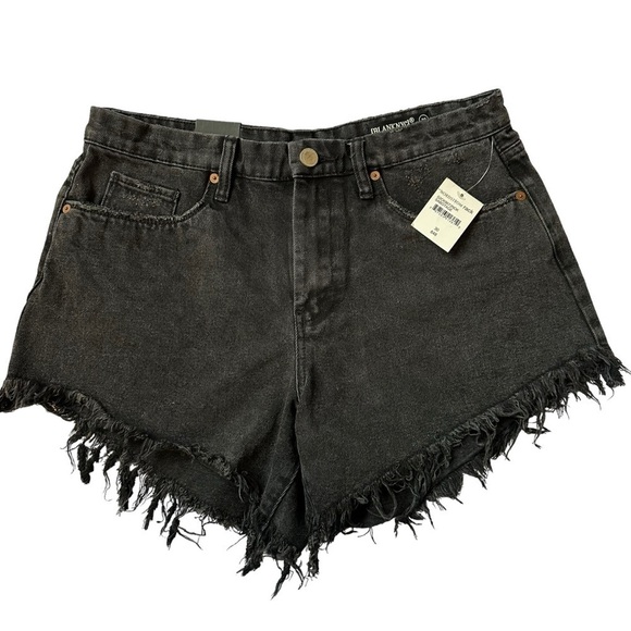NWT BLANK NYC Black Frayed Hem Denim Shorts Sabotage - Picture 3 of 11